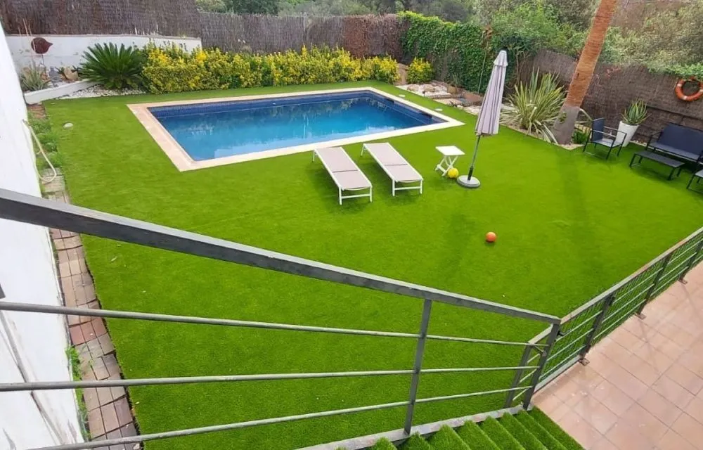 Reforma de jardín con piscina