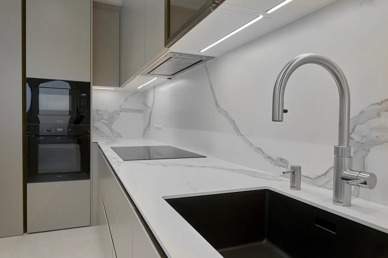 Reforma Piso - Grifo moderno de cocina