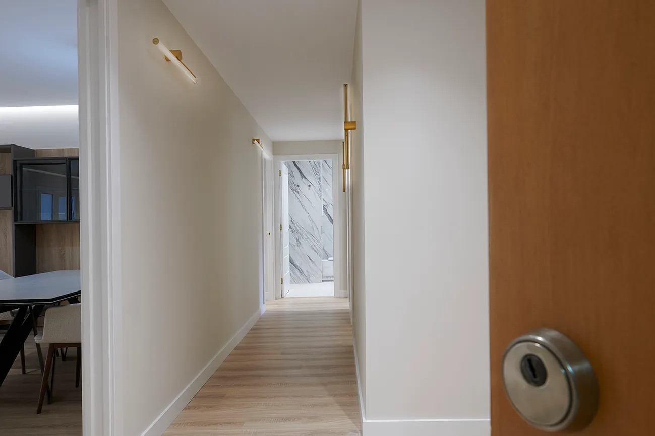 Reforma Piso - Pasillo moderno